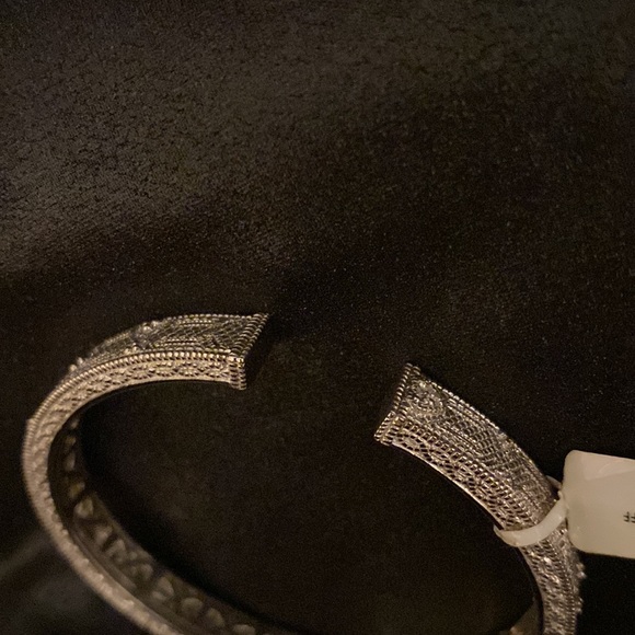 Gorgeous Judith Ripka SS white sapphire estate cuff NWT size S - Picture 2 of 6